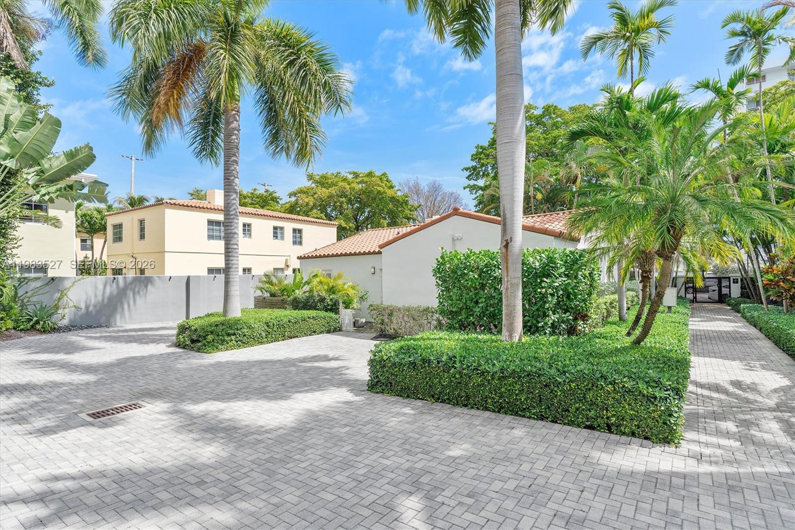 LENOX VILLAS CONDO - Residential Lease