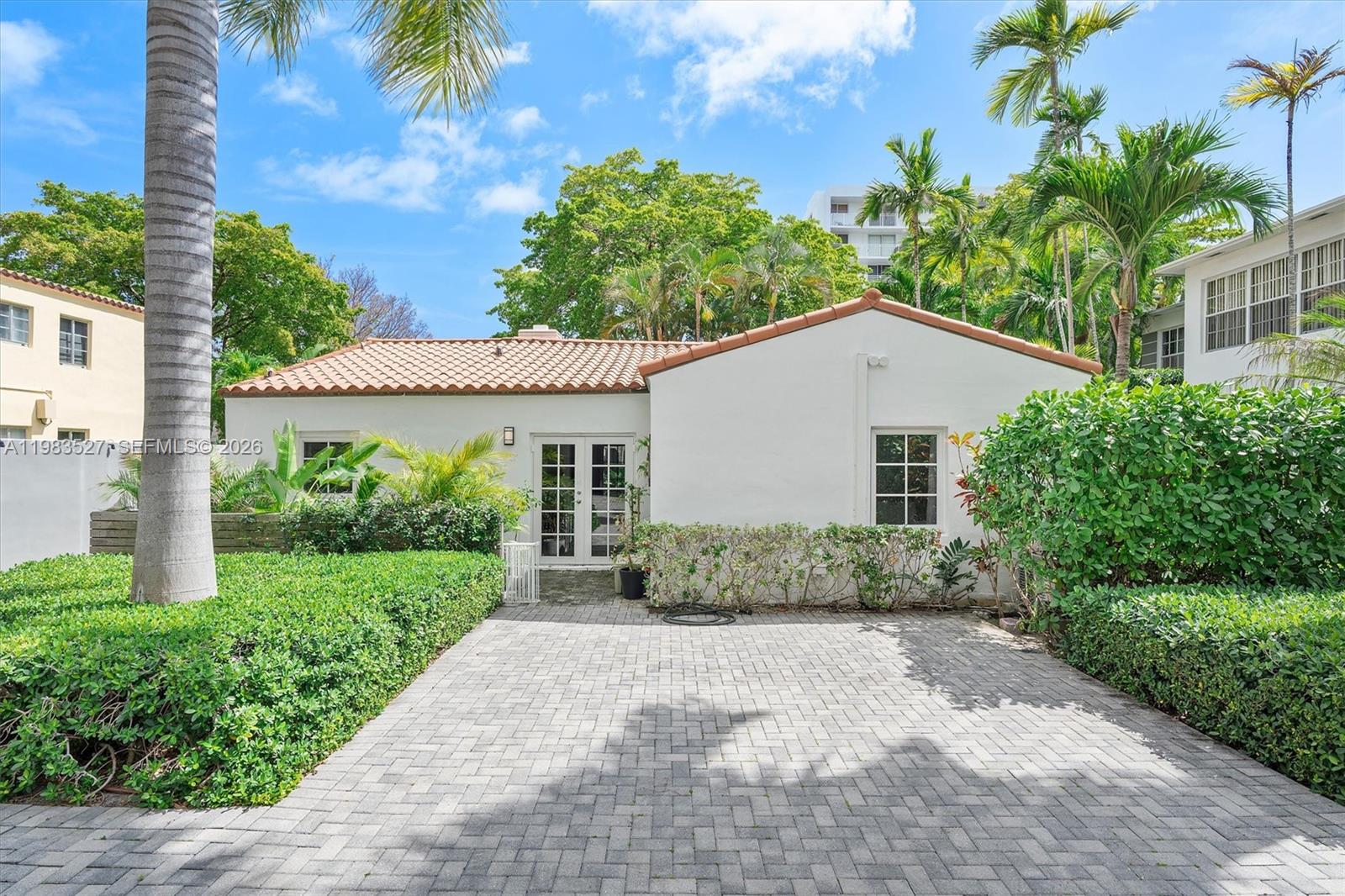 LENOX VILLAS CONDO - Residential Lease