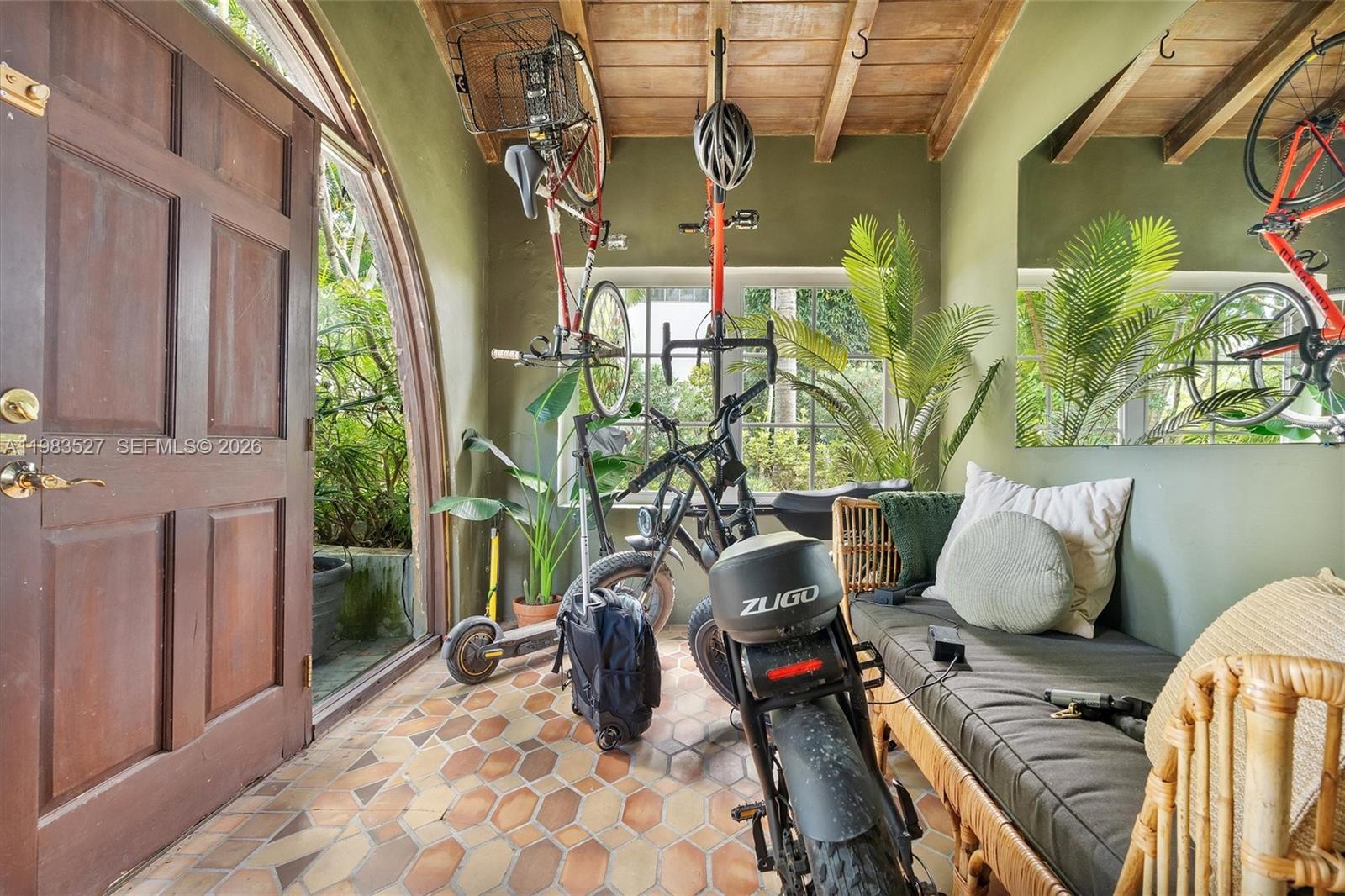 LENOX VILLAS CONDO - Residential Lease