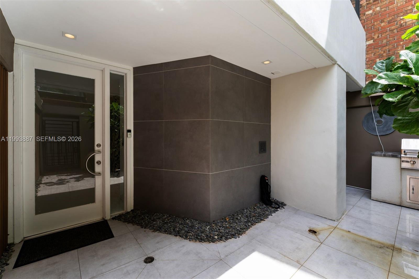 TOWERS QUAYSIDE CT-YARD V - Residential