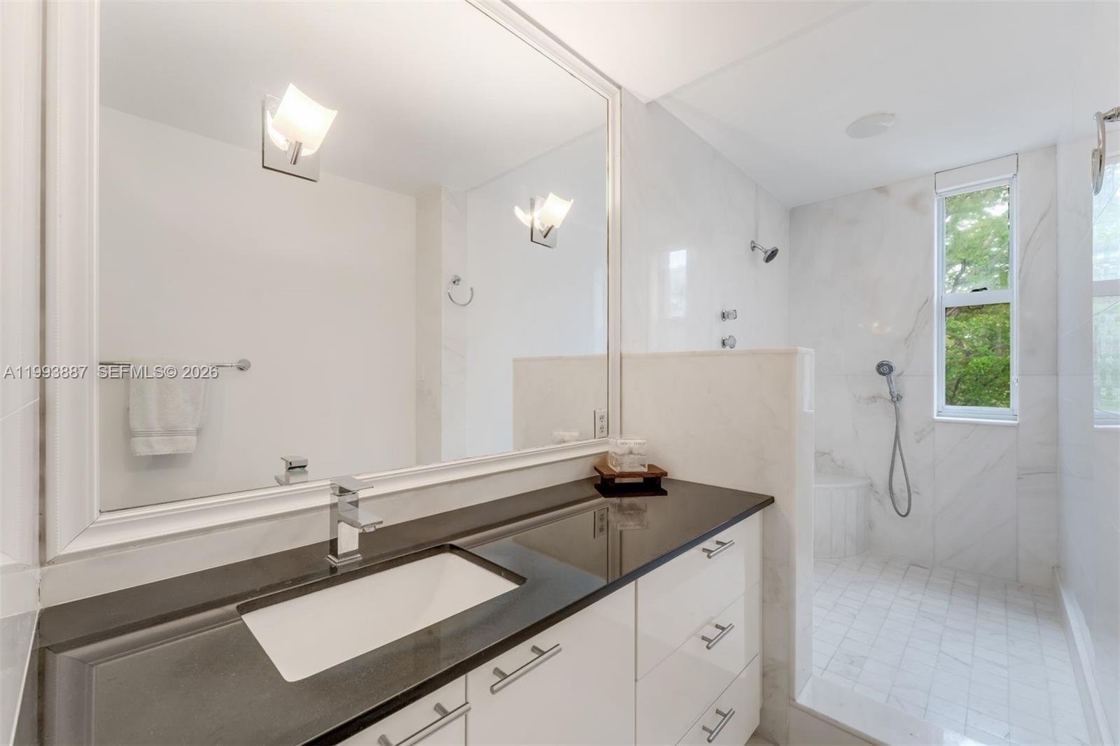 TOWERS QUAYSIDE CT-YARD V - Residential