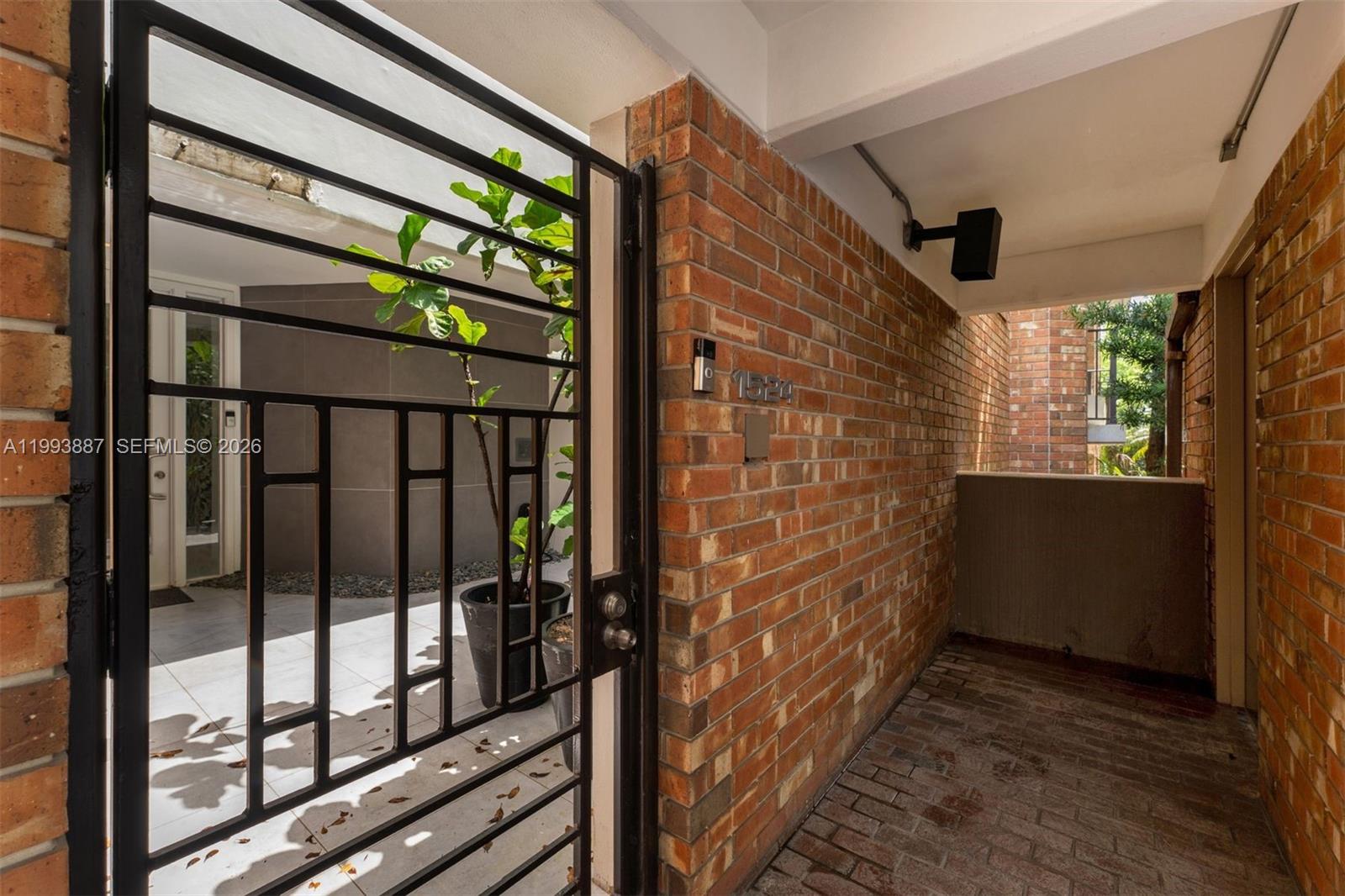 TOWERS QUAYSIDE CT-YARD V - Residential