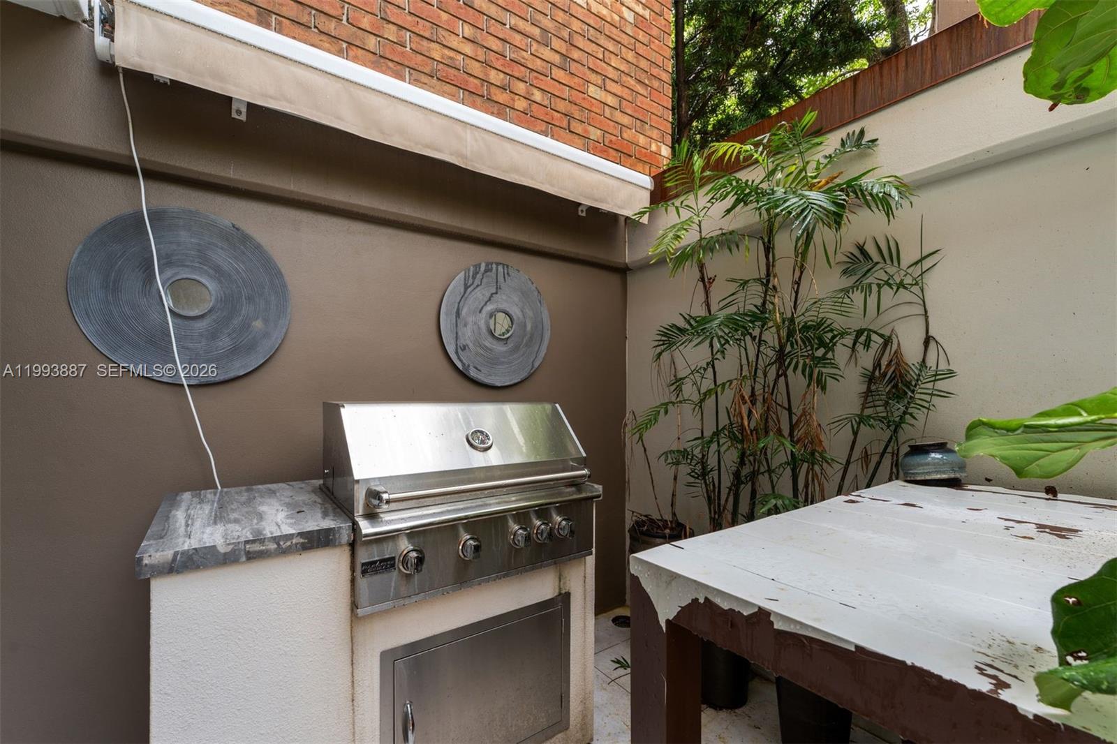 TOWERS QUAYSIDE CT-YARD V - Residential