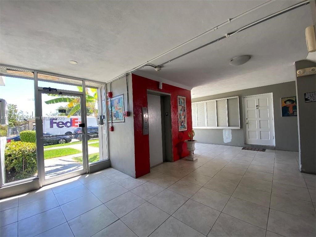 1855 Plunkett St 101