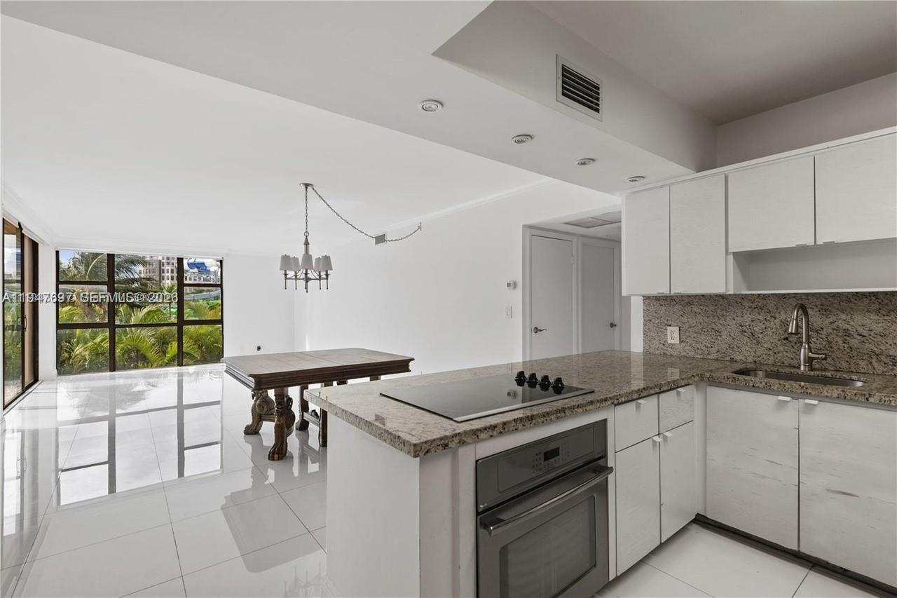 20335 W Country Club Dr 209