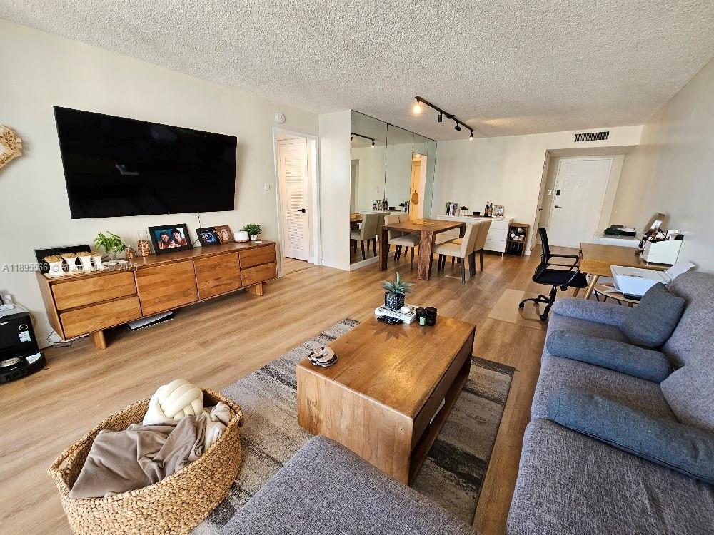 DEL PRADO MARINA - Residential