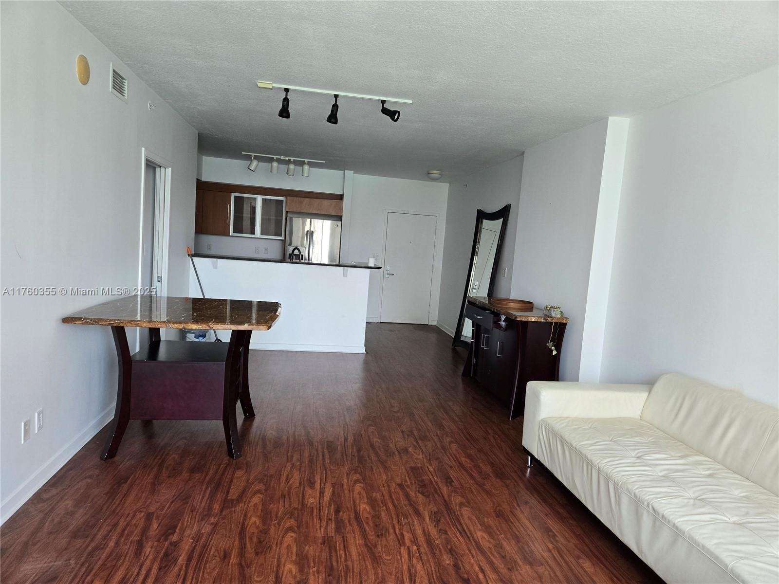 325 S Biscayne Blvd 415