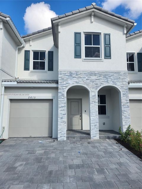 Photo of 2613 SE 10th St, Homestead, FL 33035 (MLS # A11886819)