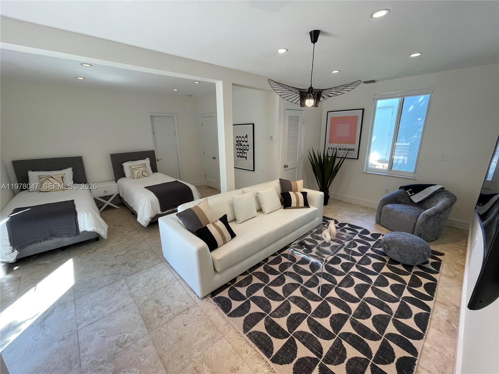 MID GOLF SUB 1ST ADDN - Residential Lease