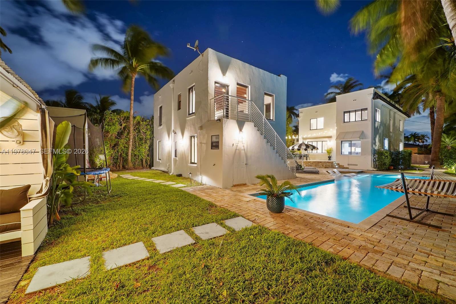 MID GOLF SUB 1ST ADDN - Residential Lease