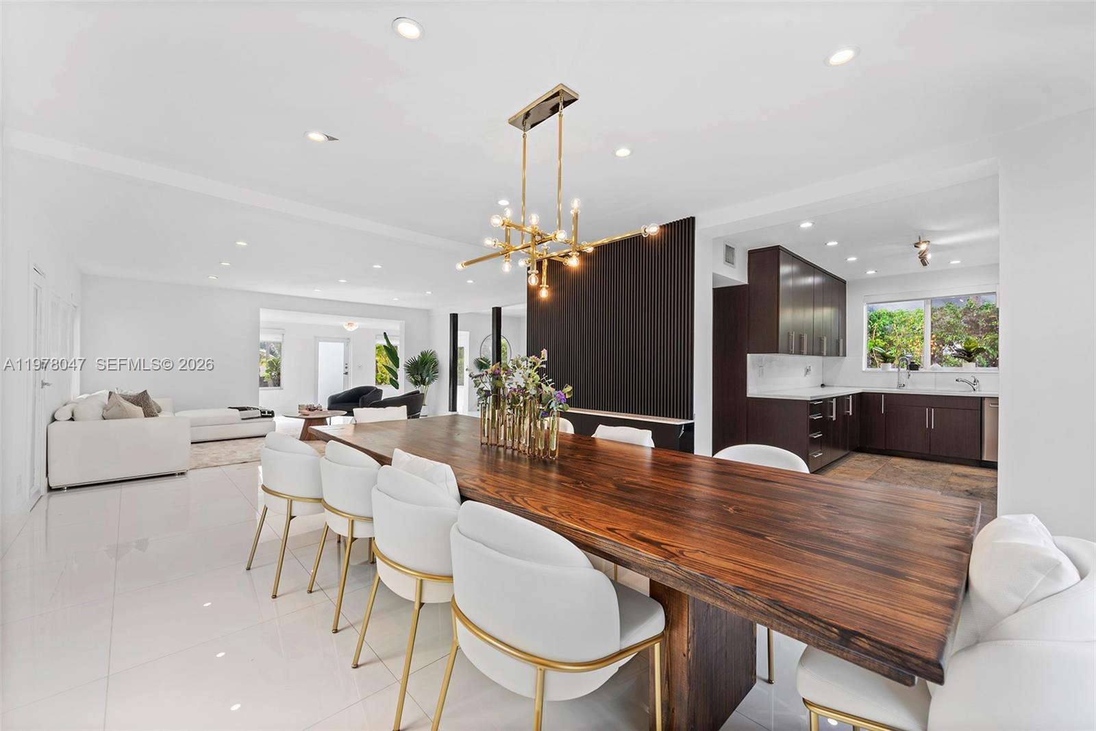 MID GOLF SUB 1ST ADDN - Residential Lease