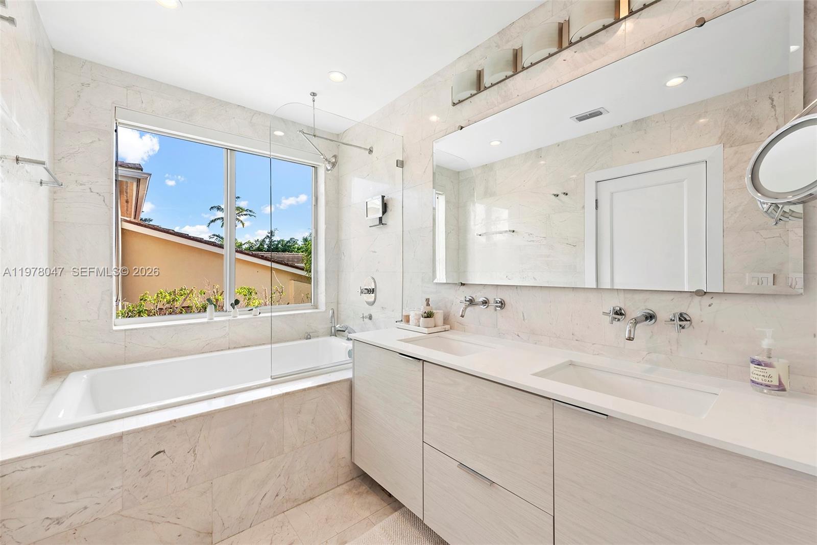 MID GOLF SUB 1ST ADDN - Residential Lease