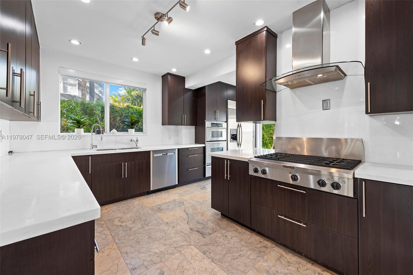 MID GOLF SUB 1ST ADDN - Residential Lease