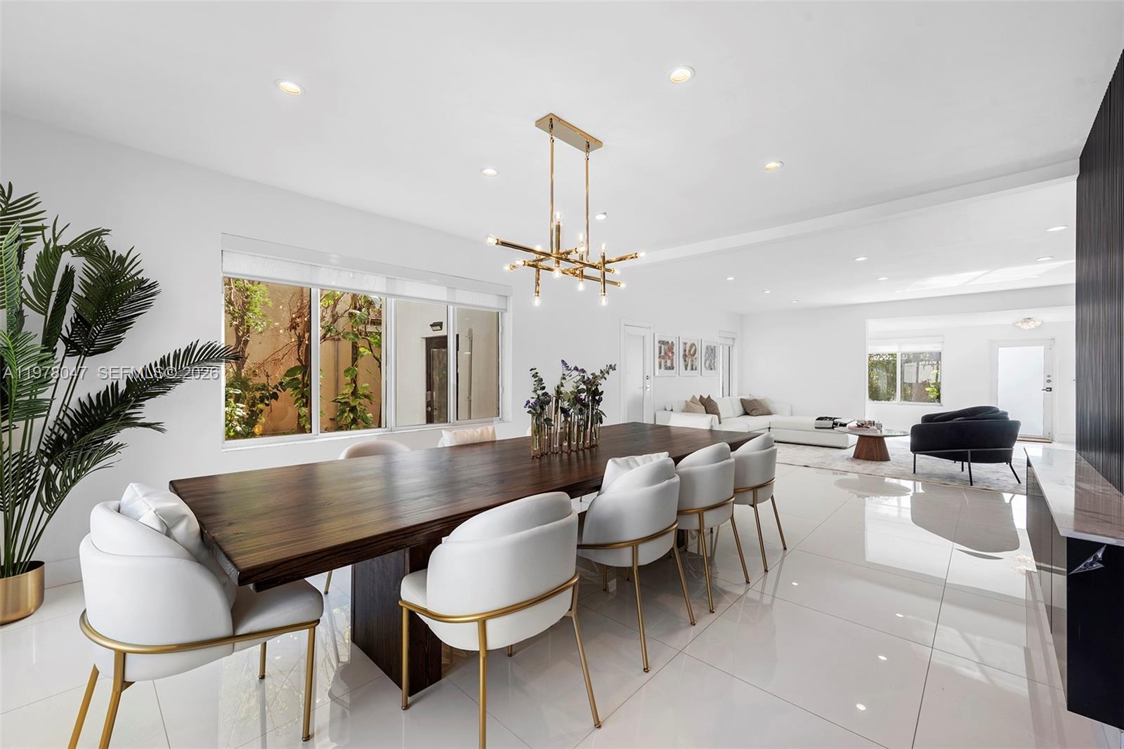 MID GOLF SUB 1ST ADDN - Residential Lease