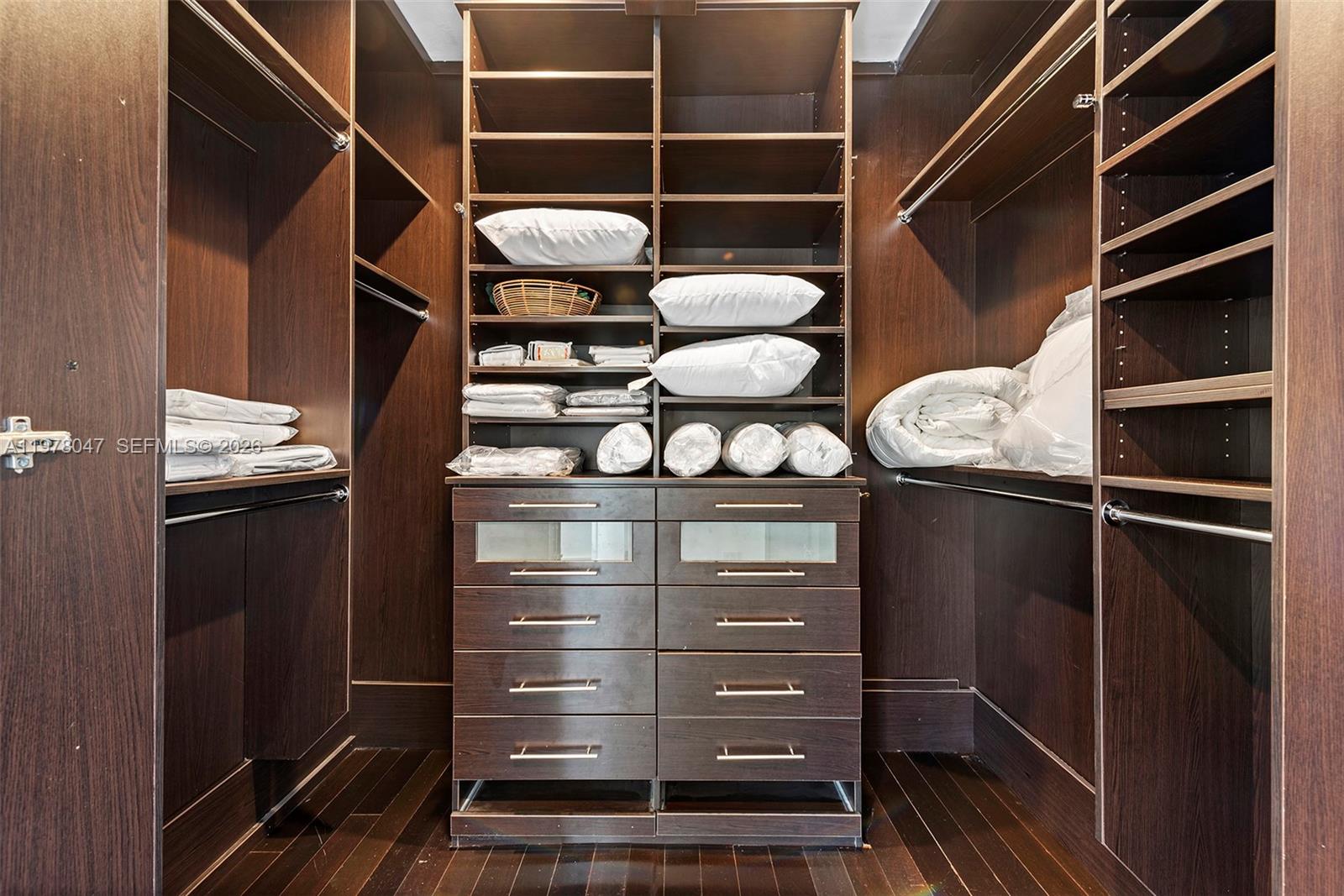 MID GOLF SUB 1ST ADDN - Residential Lease