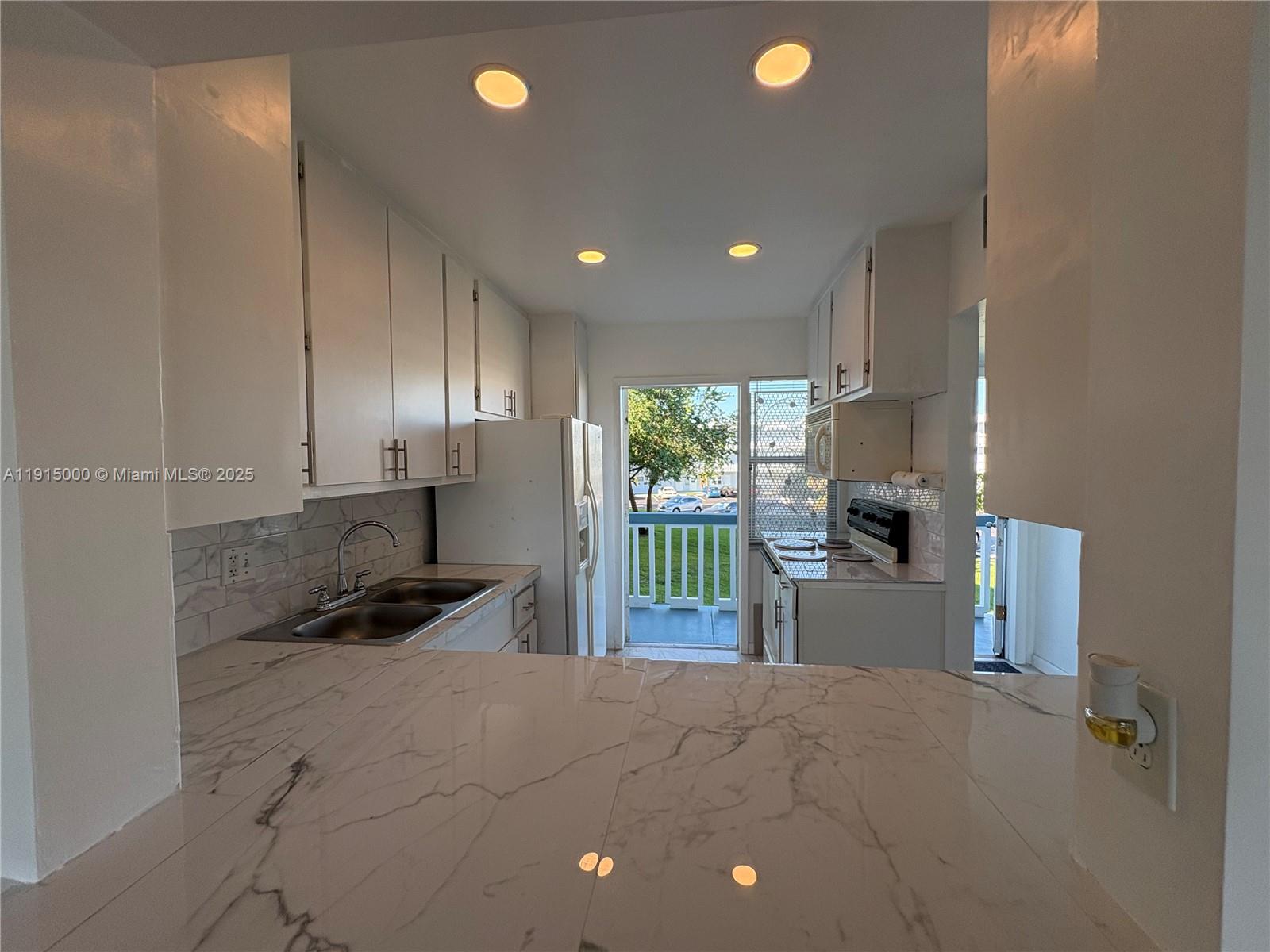 SHERIDAN LAKES CONDO APTS - Residential Lease