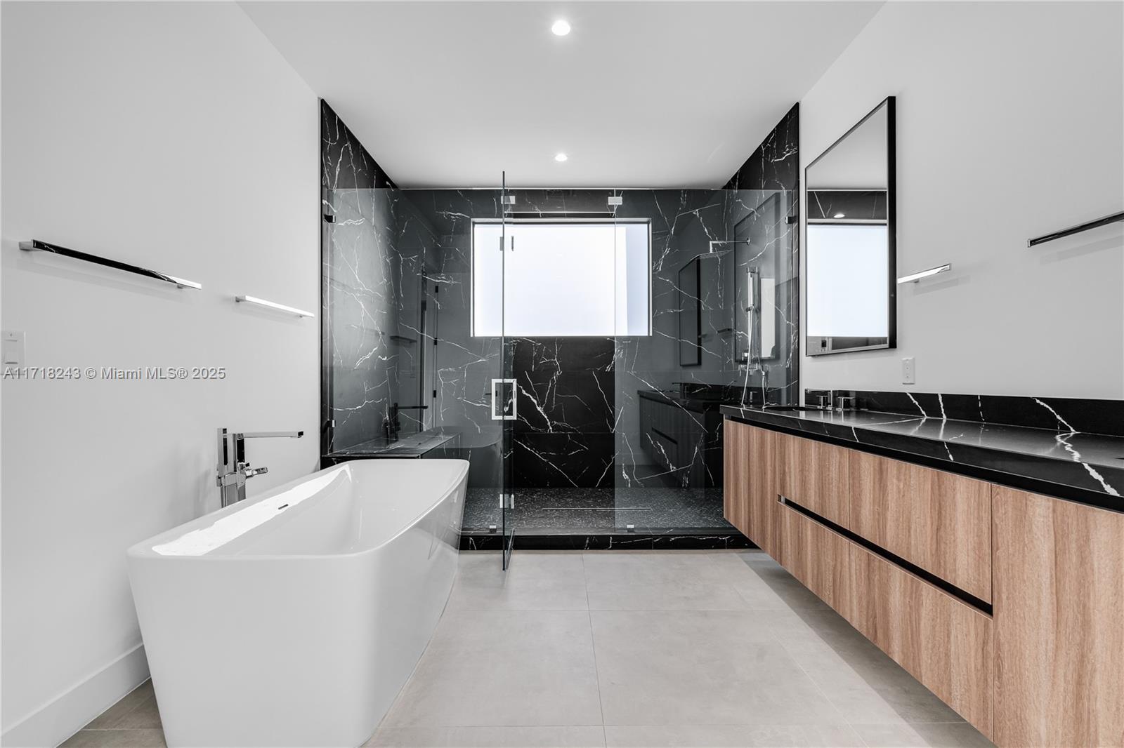 CORAL VILLAS - Residential