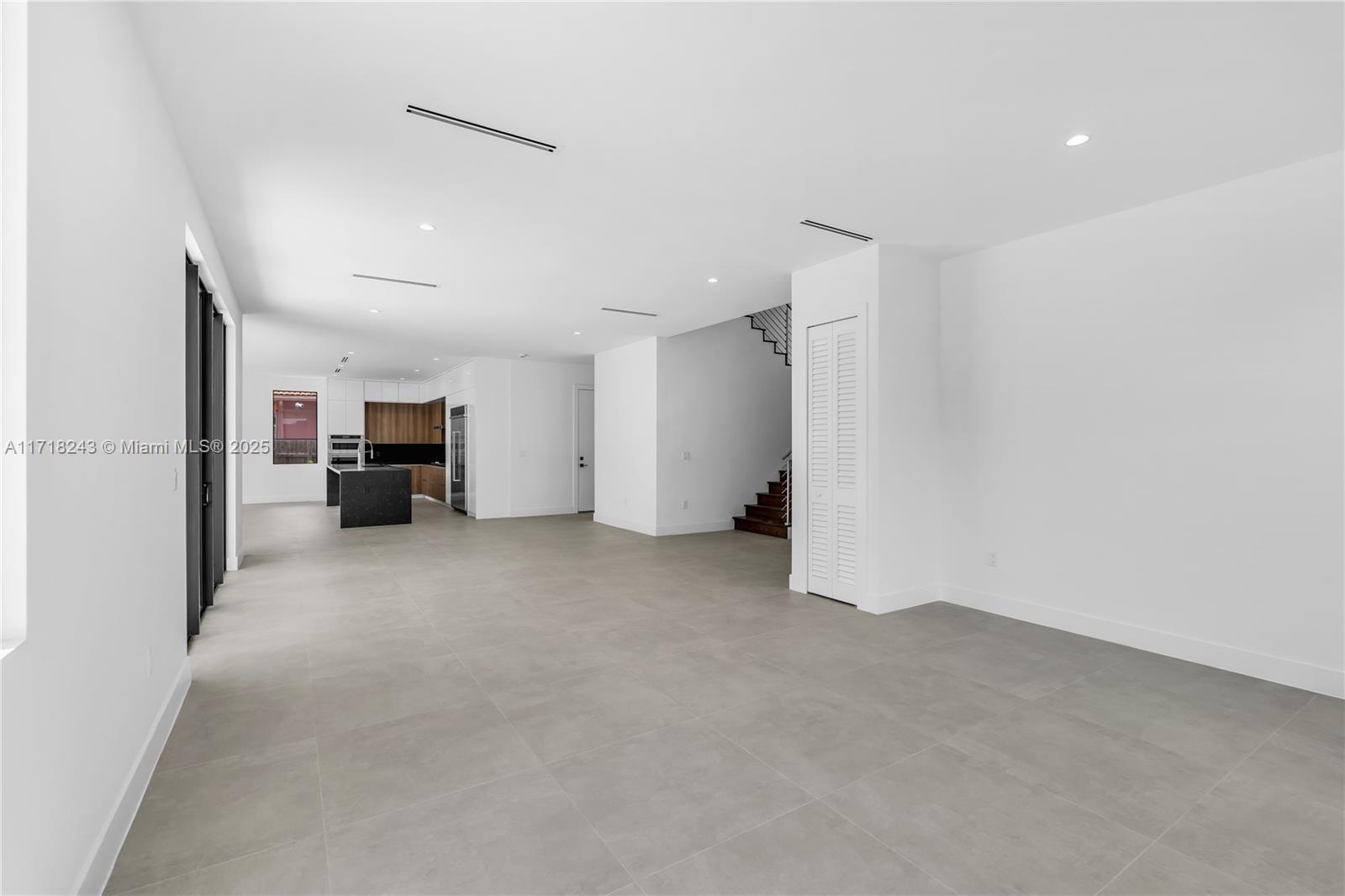 CORAL VILLAS - Residential