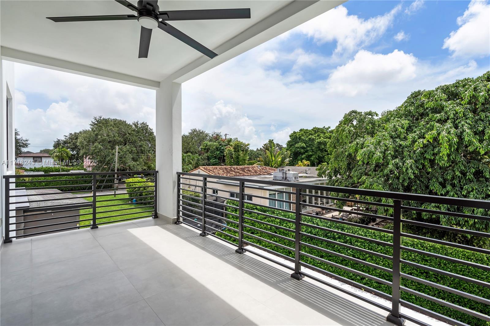 CORAL VILLAS - Residential