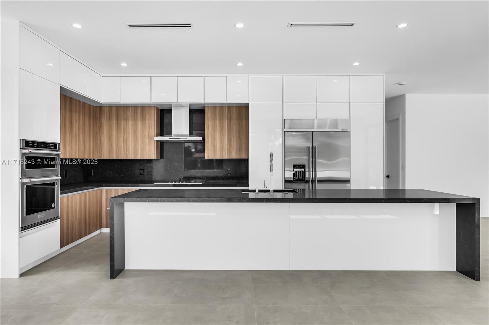 CORAL VILLAS - Residential