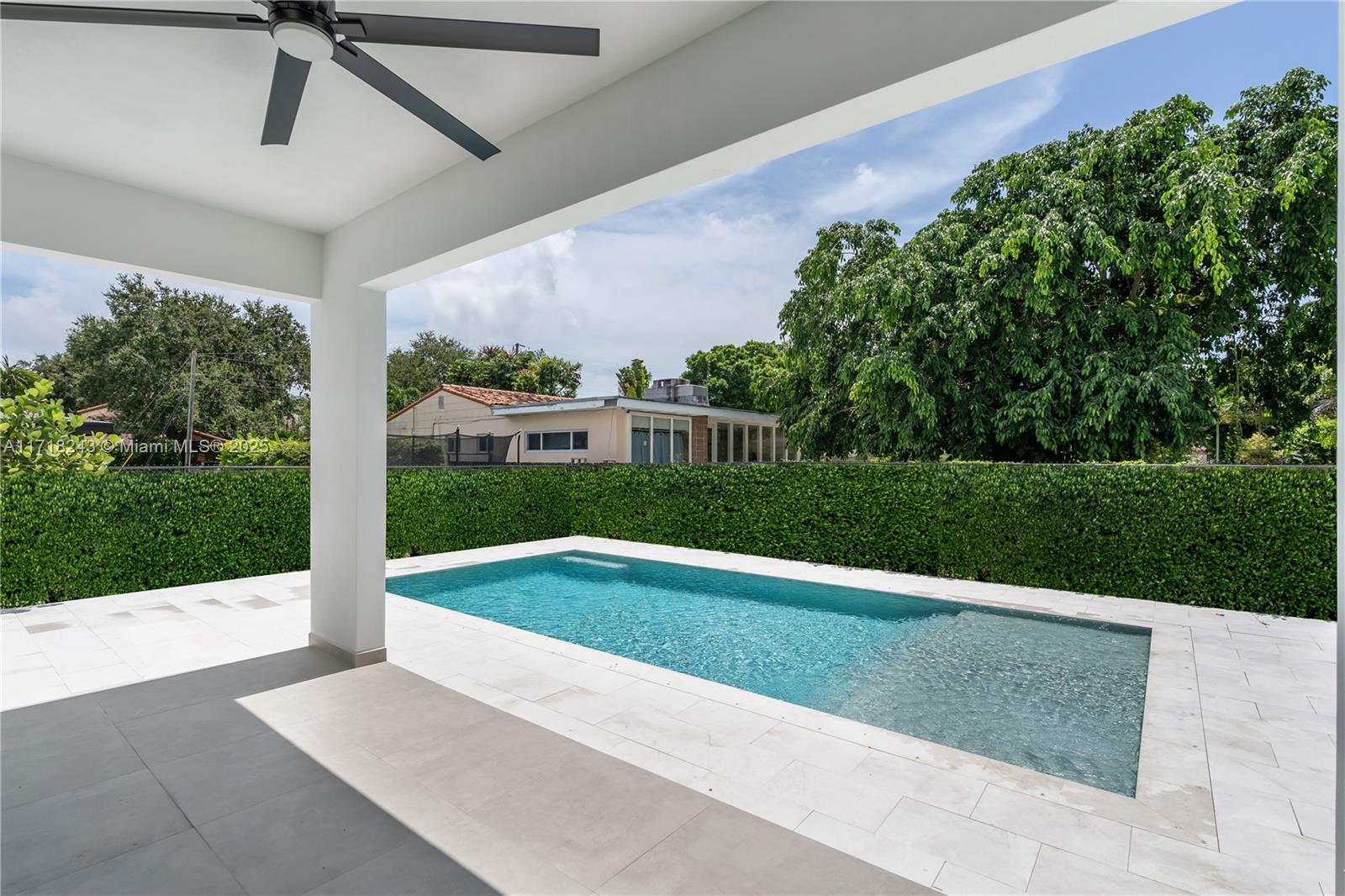 CORAL VILLAS - Residential