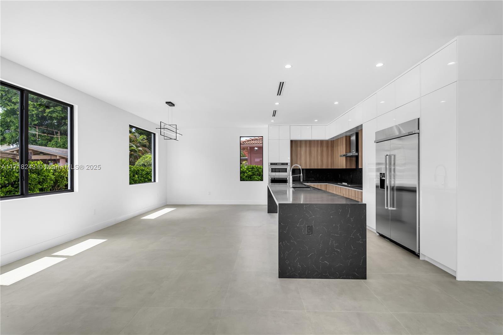 CORAL VILLAS - Residential