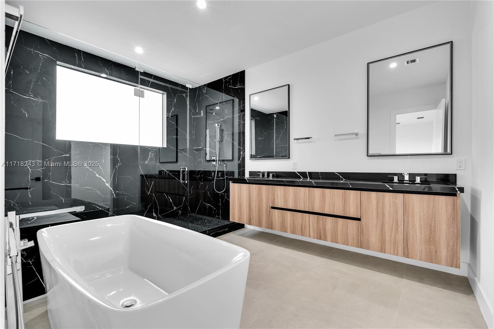 CORAL VILLAS - Residential