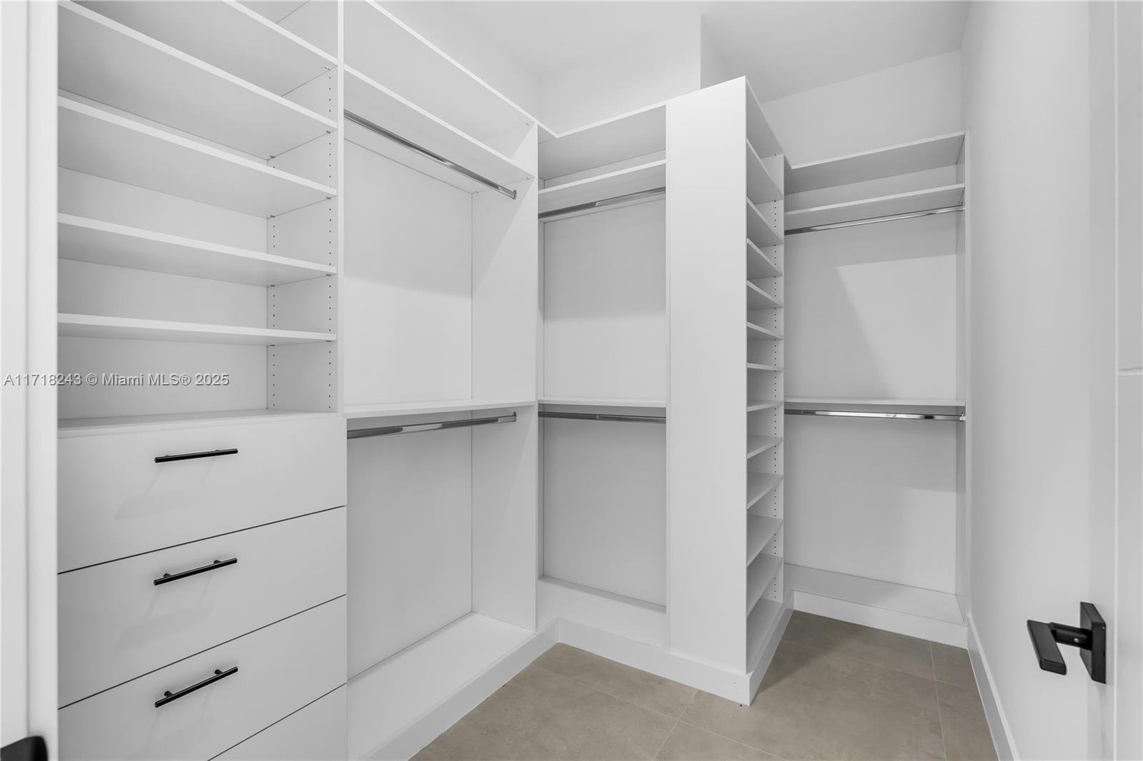 CORAL VILLAS - Residential