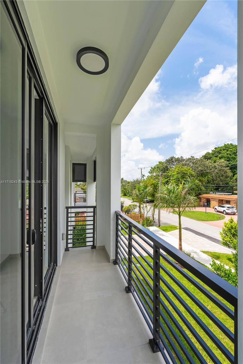 CORAL VILLAS - Residential