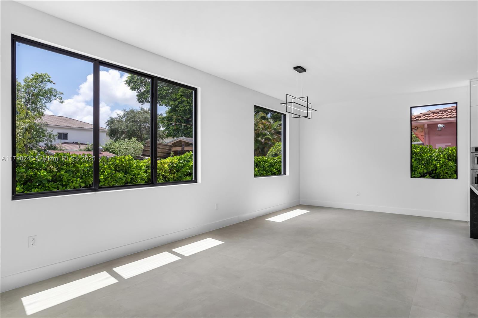 CORAL VILLAS - Residential