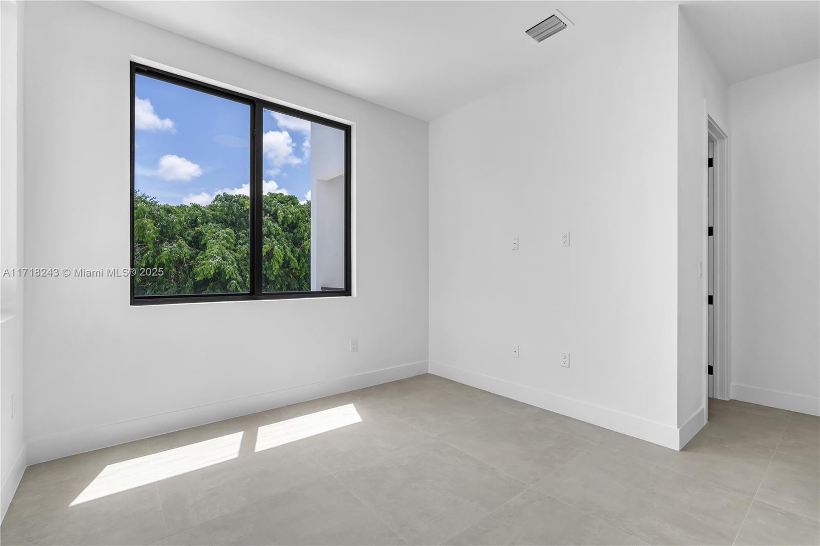 CORAL VILLAS - Residential