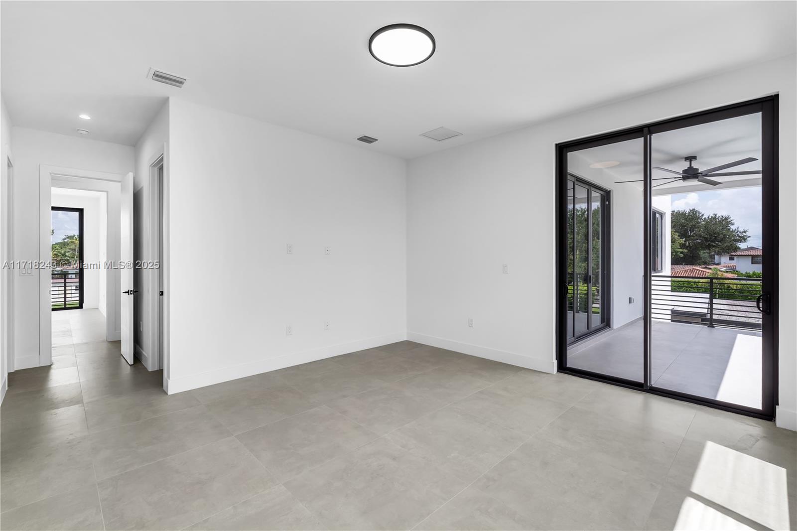 CORAL VILLAS - Residential