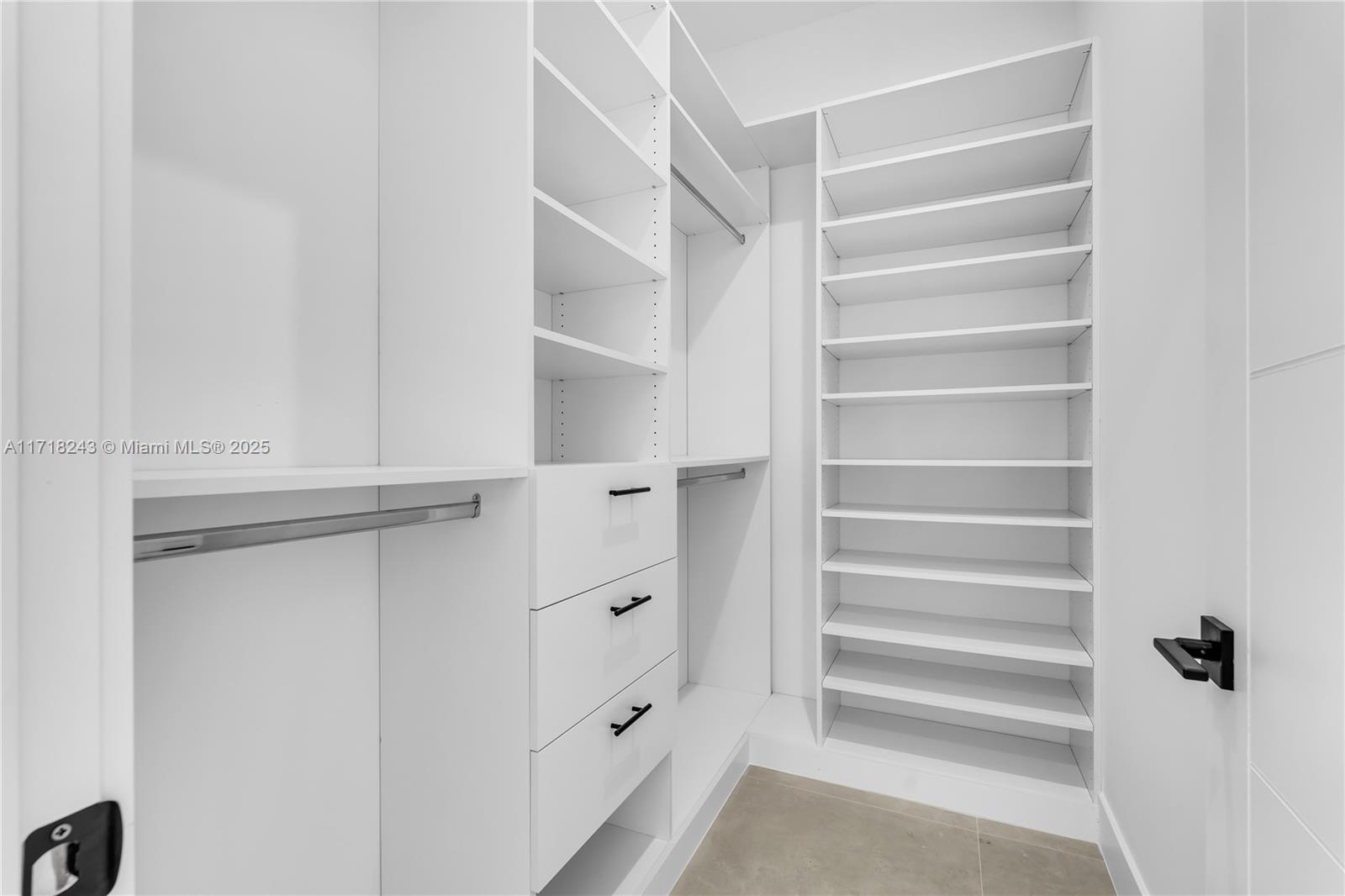 CORAL VILLAS - Residential