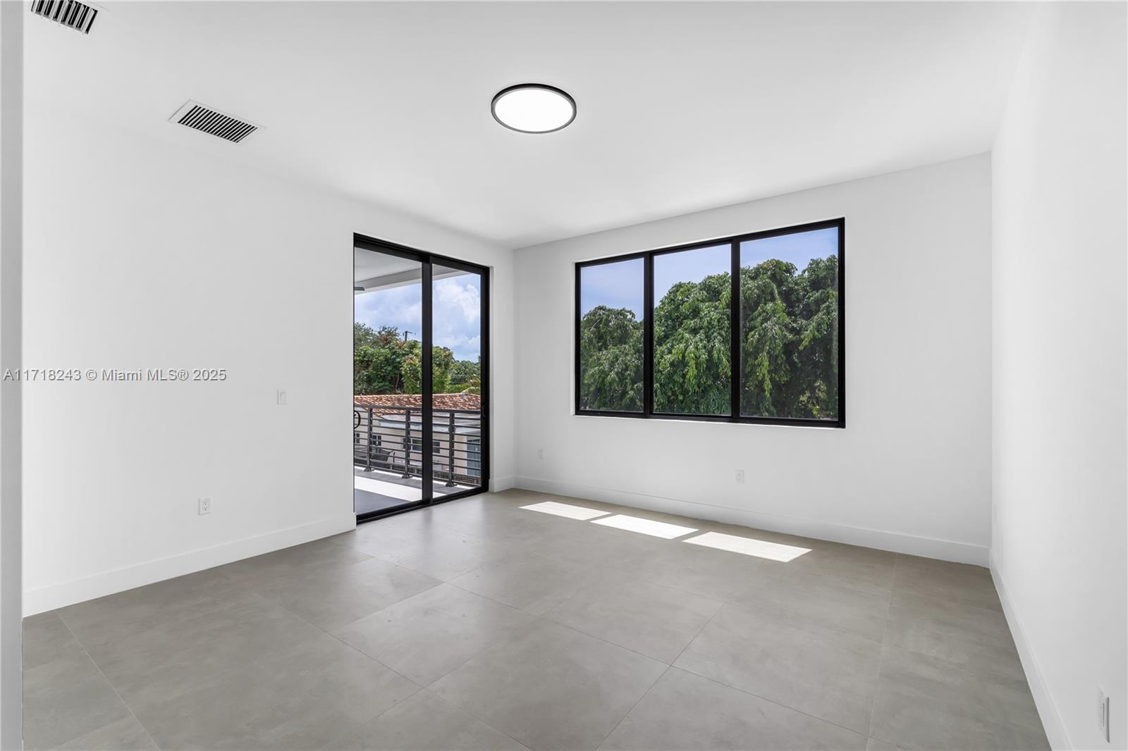 CORAL VILLAS - Residential