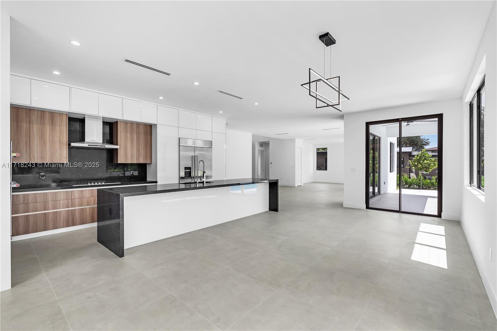 CORAL VILLAS - Residential