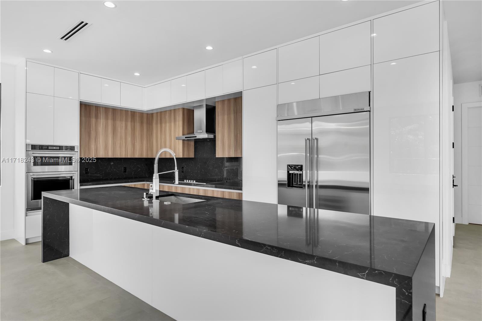 CORAL VILLAS - Residential