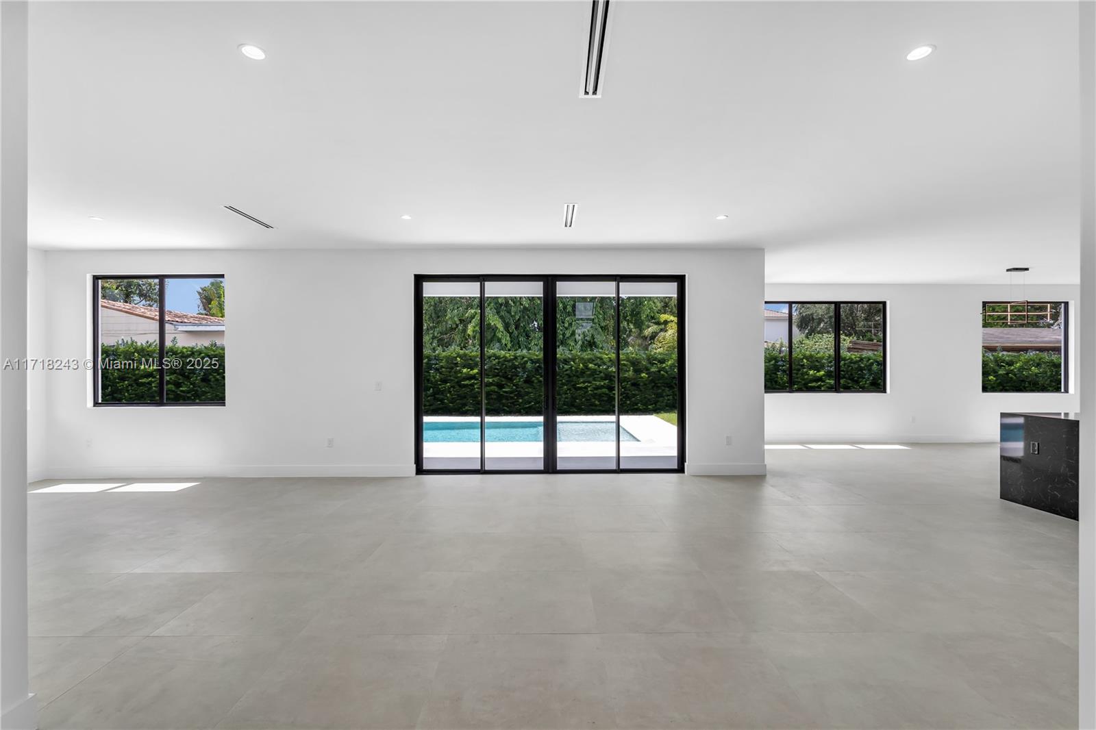 CORAL VILLAS - Residential