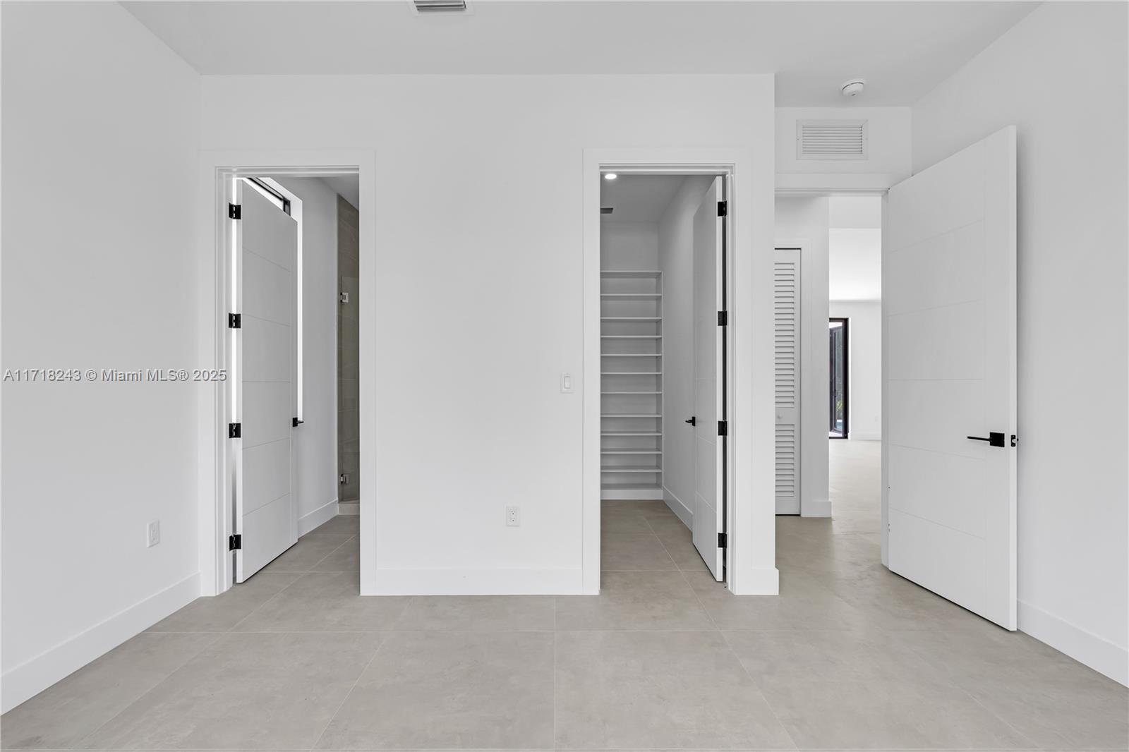 CORAL VILLAS - Residential