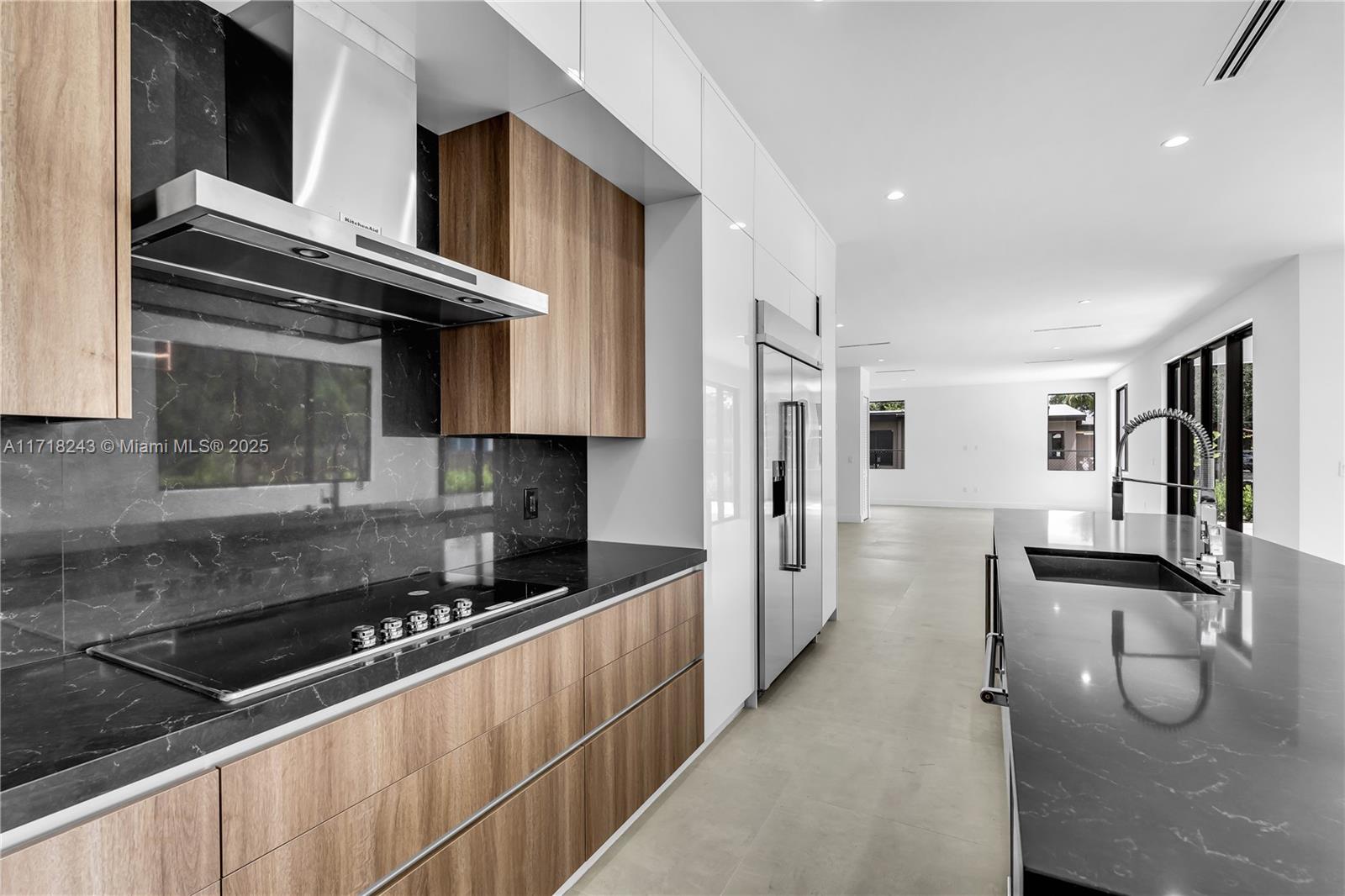 CORAL VILLAS - Residential