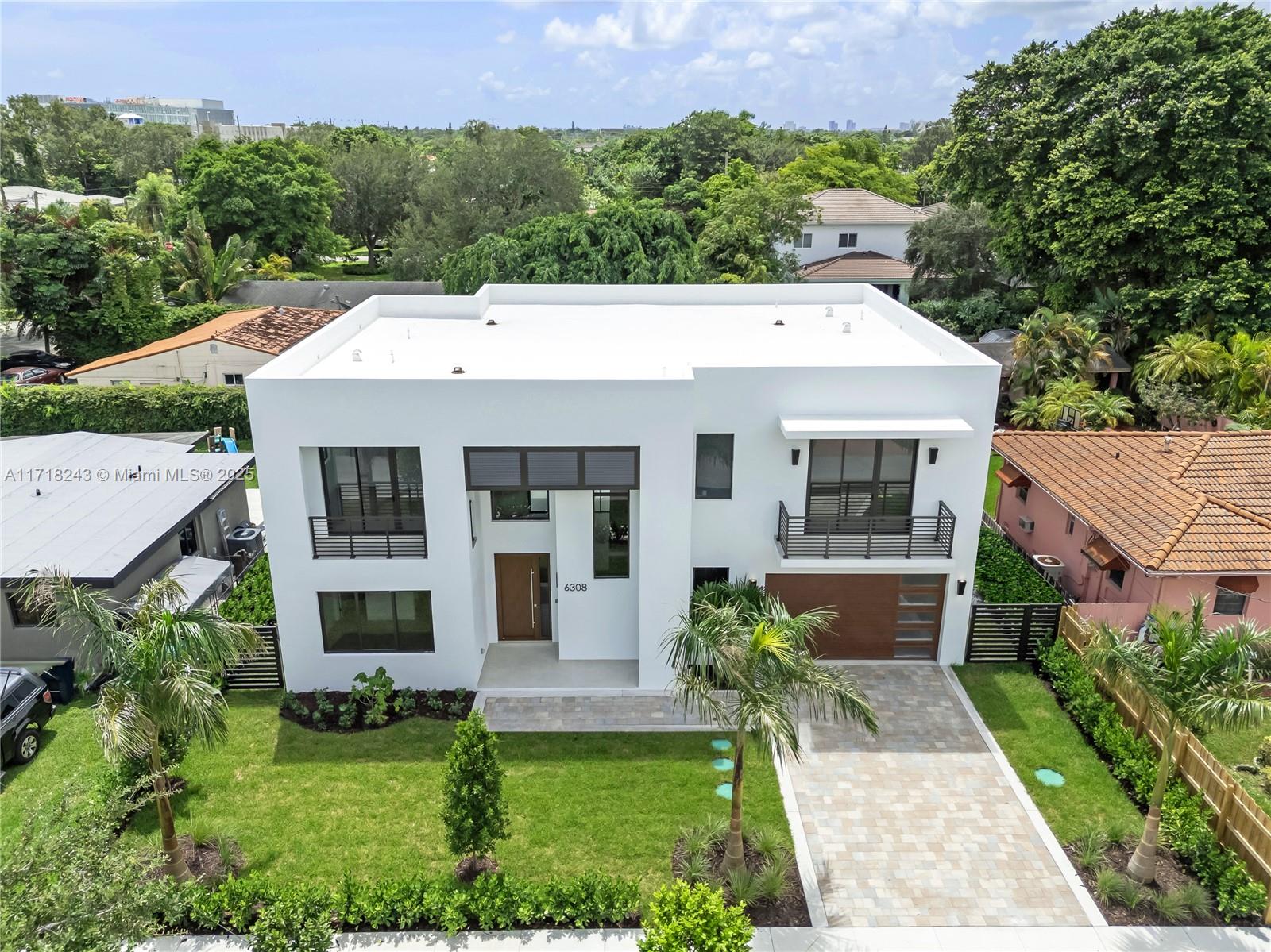 CORAL VILLAS - Residential