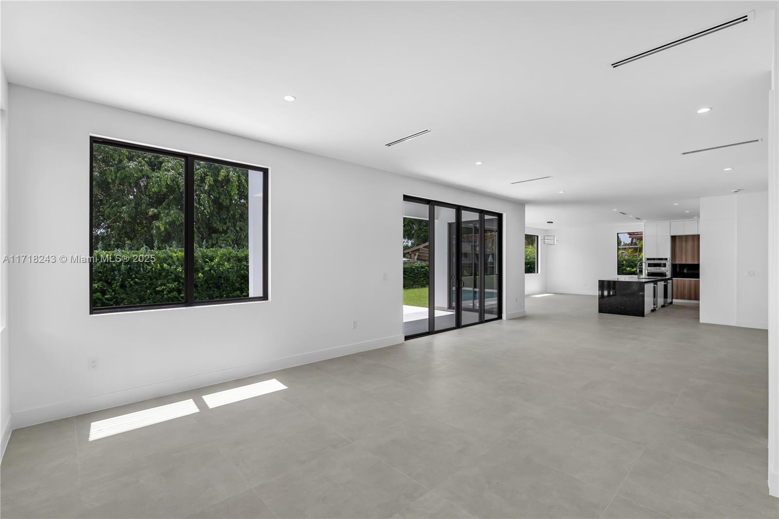 CORAL VILLAS - Residential