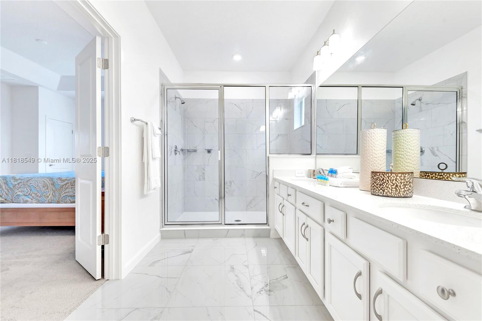 VERANDA PALMS - Residential