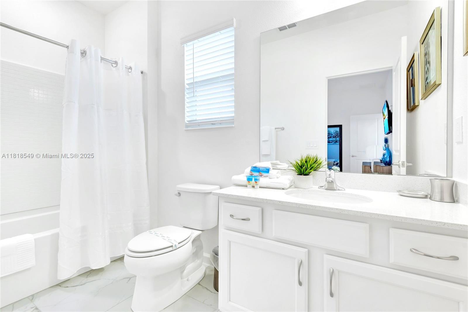 VERANDA PALMS - Residential