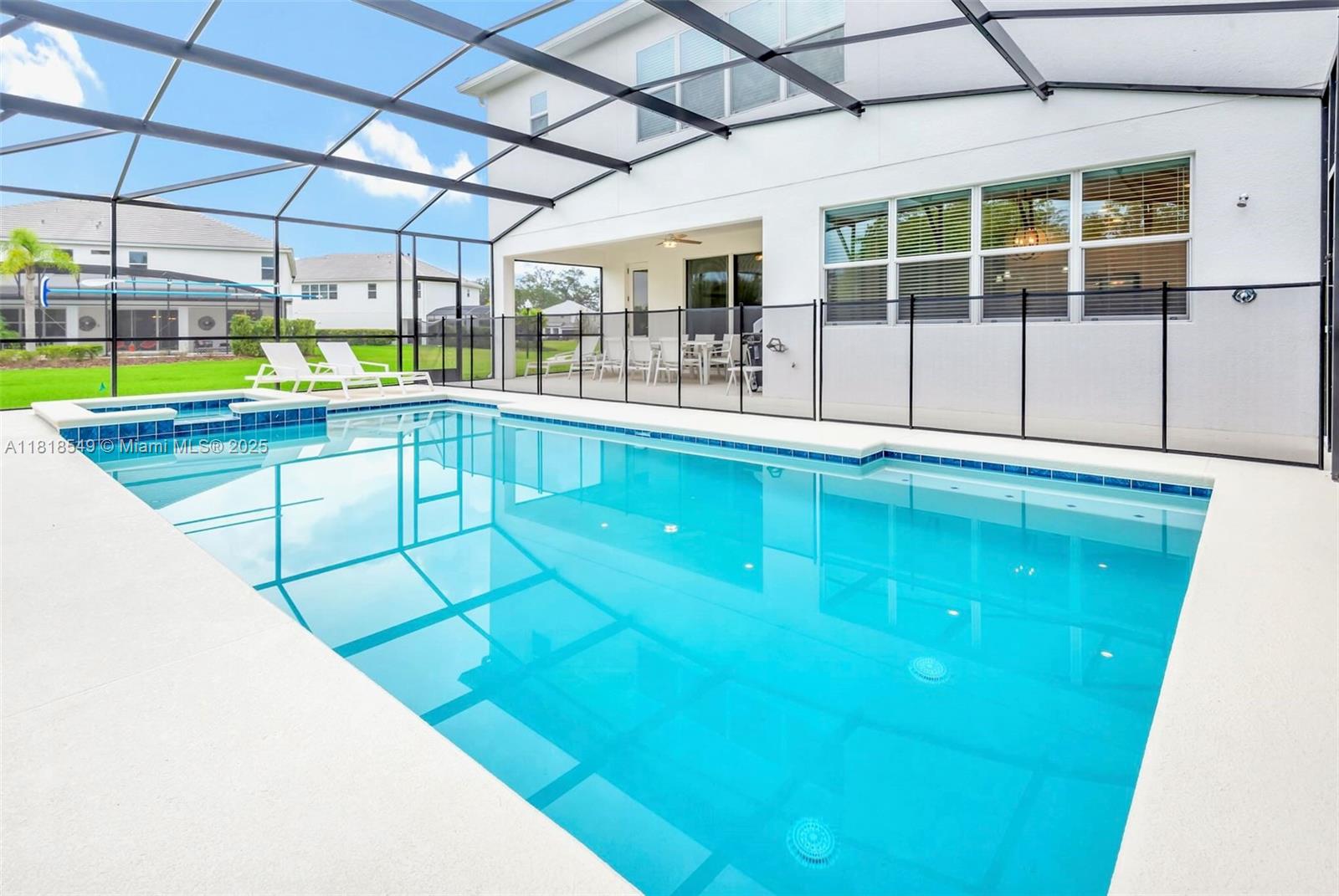 VERANDA PALMS - Residential