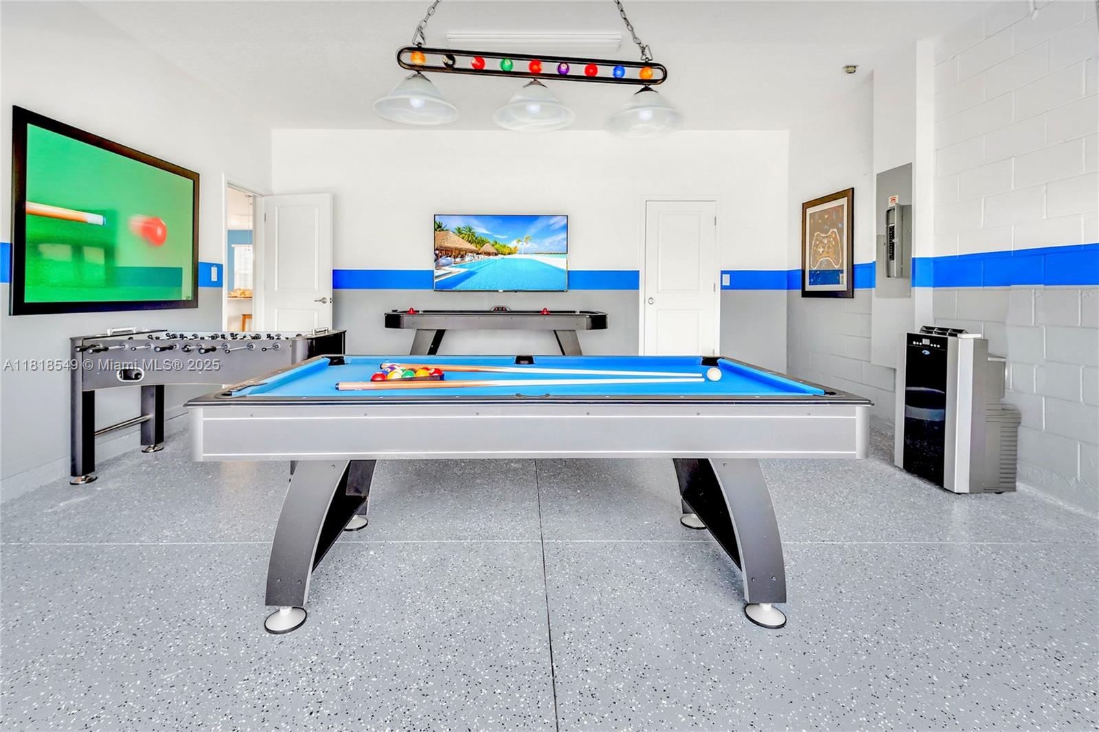 VERANDA PALMS - Residential