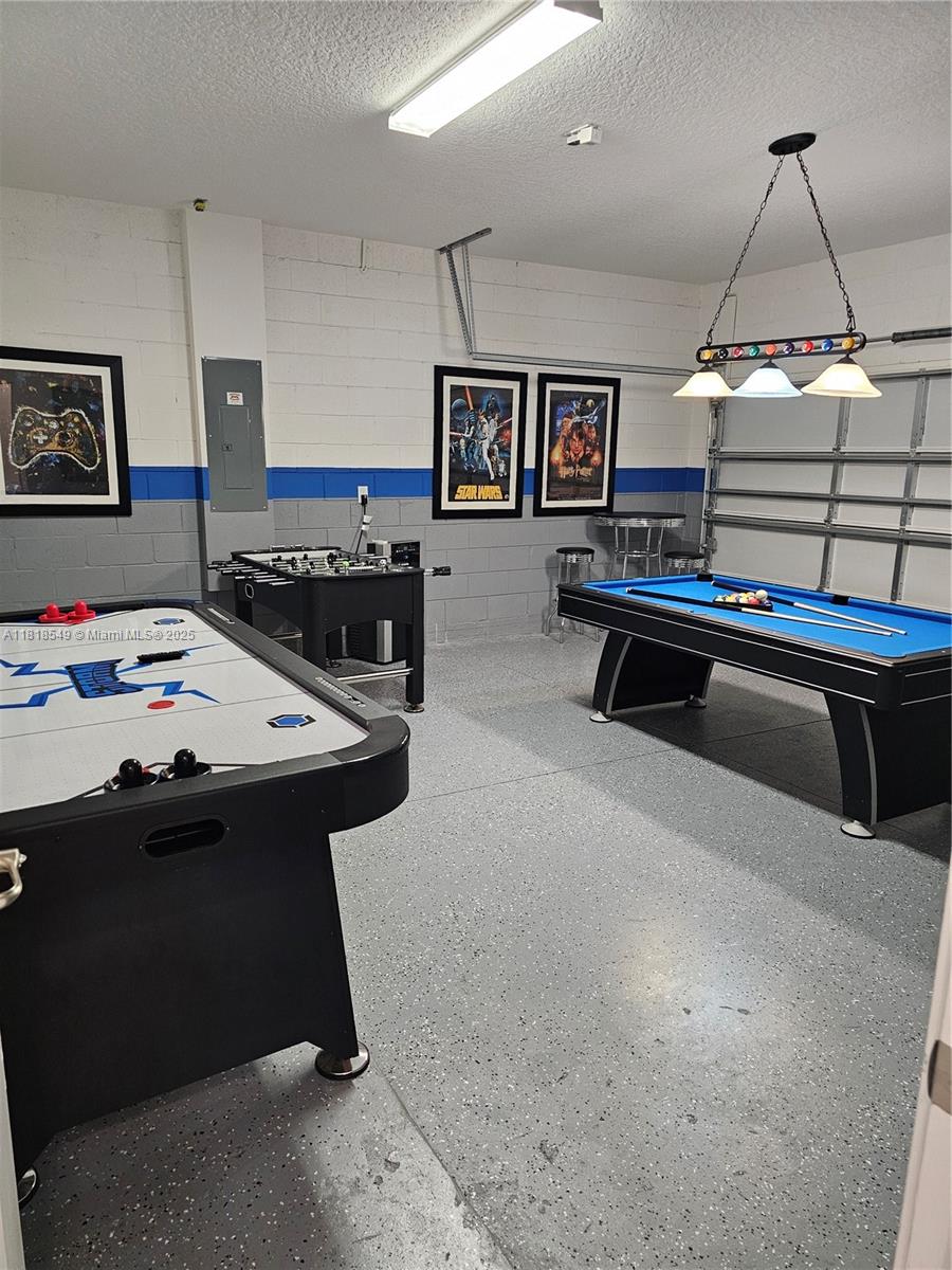 VERANDA PALMS - Residential