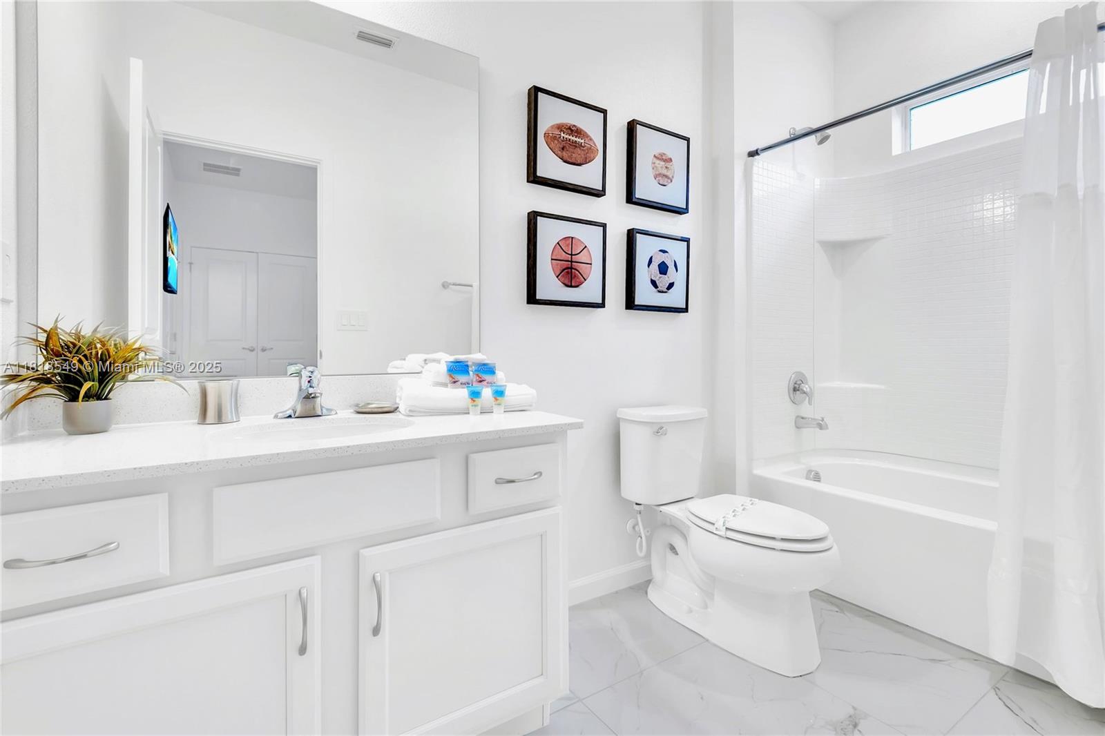 VERANDA PALMS - Residential