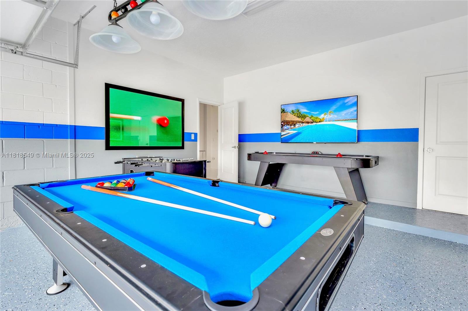 VERANDA PALMS - Residential