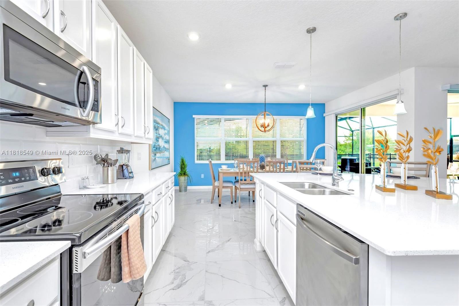 VERANDA PALMS - Residential