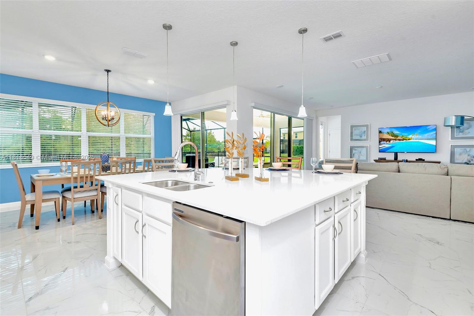 VERANDA PALMS - Residential